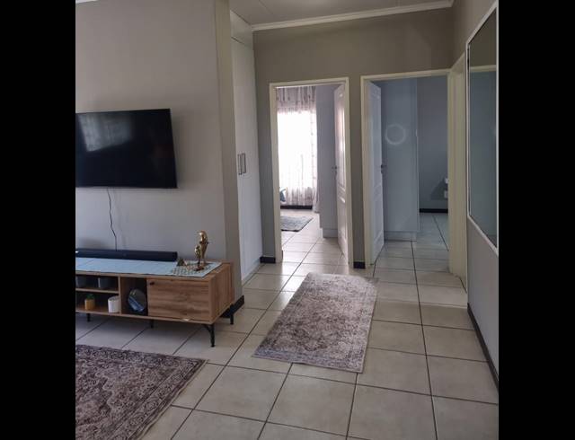 3 BEDROOM TOWNHOUSE FOR SALE IN GREENSTONE HILL